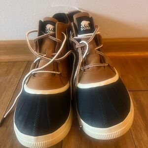 Sorel Brown and Black Duck Boots